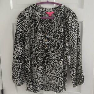 Like new black and white Lilly Pulitzer Elsa top